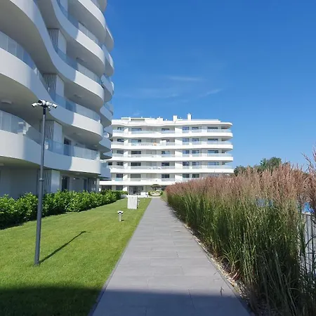 Perlowa Oaza Pearl * רוגובו